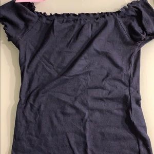 Cute, comfy off the shoulder Hollister top